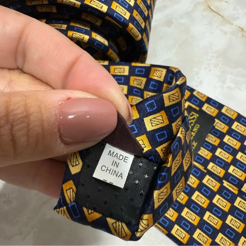 NWOT Umberto Bossi Men's‎ 100% Silk Tie Blue And Gold 3 5/8